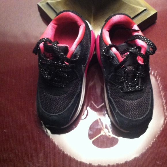 Toddler girl Nike AirMax size 8