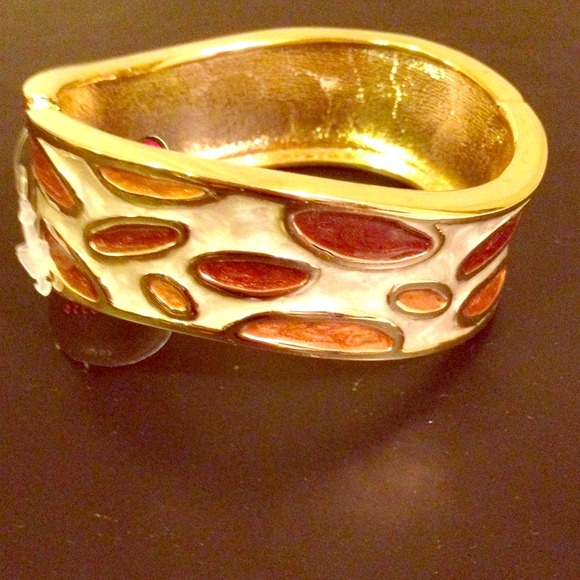 Exotic Style Bangle