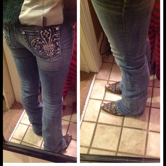 🚫SOLD🚫🎉HOST PICK🎉Miss Me Bling Boot Jeans - Picture 2 of 4
