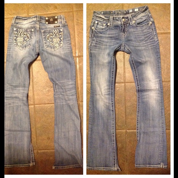 🚫SOLD🚫🎉HOST PICK🎉Miss Me Bling Boot Jeans - Picture 3 of 4