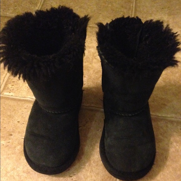 Uggs Toddler size 7.