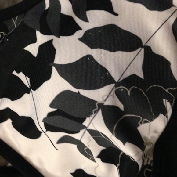 ๐ซSold! Lululemon Sports Top Size Small 4-6 - Picture 3 of 3