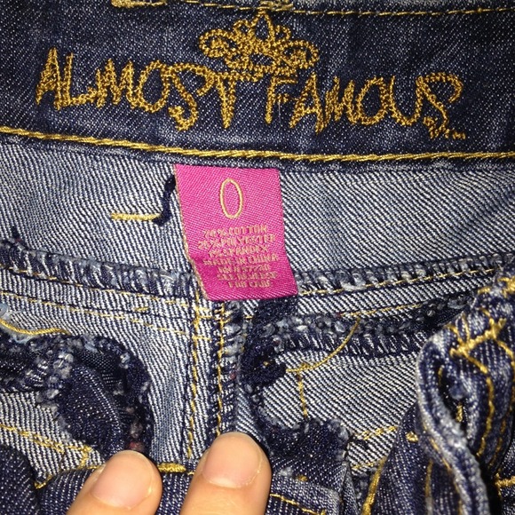 Almost famous jean shorts - Picture 3 of 3