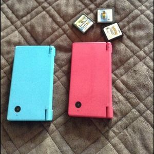2 DSI with games