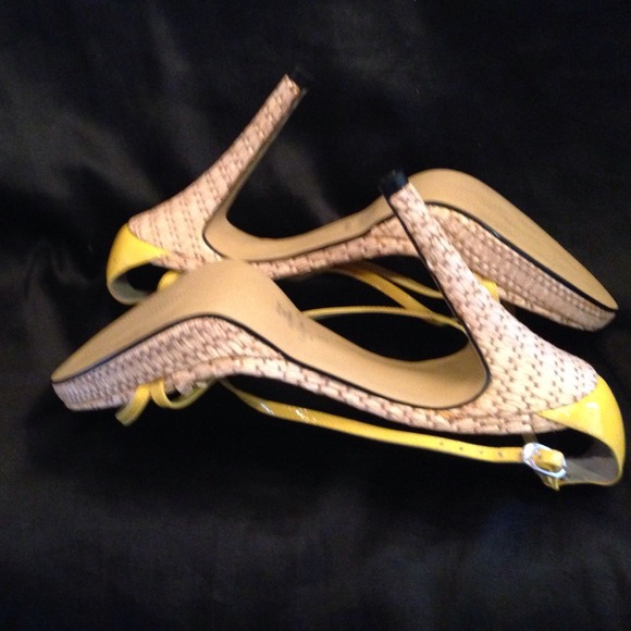 Sergio Zelcer sexy summery platforms. - Picture 3 of 3