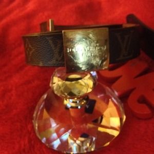 Authentic Louis Vuitton Leather Belt # LB0061