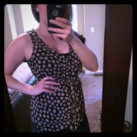 ❎Sold in bundle❎Polka dot MATERNITY tank - Picture 1 of 3