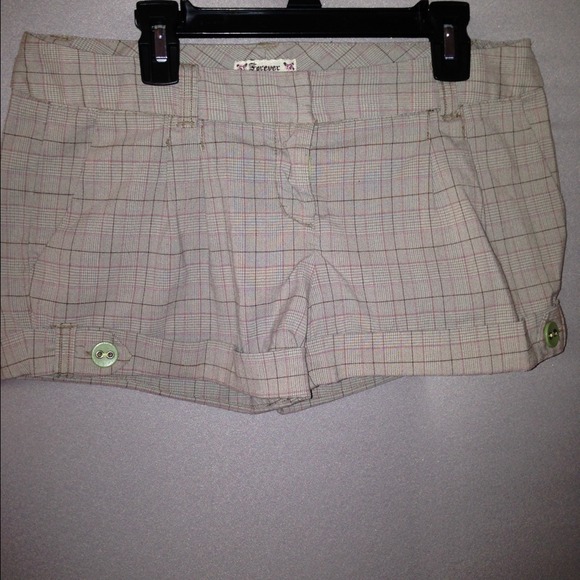 Cute striped pleated summer shorts