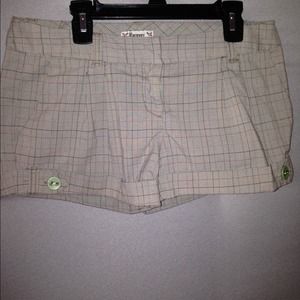 Cute striped pleated summer shorts