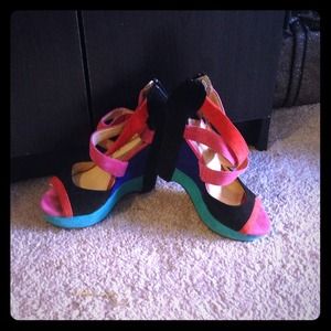 4-5" multi color wedge