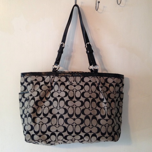 Medium Coach tote with blue satin lining