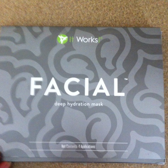 Facial wrap - Picture 2 of 2