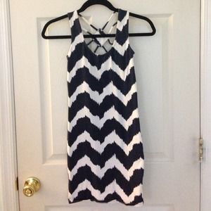 🎉HOST PICK🎉 Chevron Summer Dress