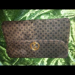 VINTAGE GUCCI SUEDE CLUTCH