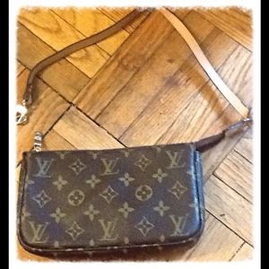 Small brown leather purse.