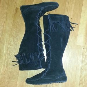 *BUY NOW* Minnetonka boots