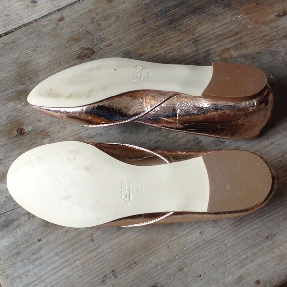 โSOLDโ๐HP 5.6๐Crackle Metallic Leather Flats - Picture 4 of 4