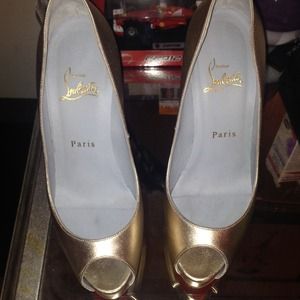 Christian Louboutin Gold Peep Toe Very Prive- 38.5