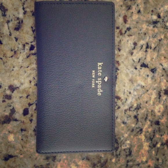 Kate Spade Stacy wallet in storm (gray) color