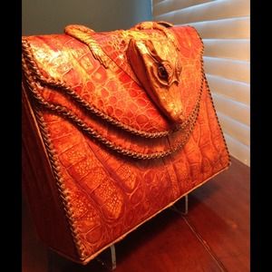 🎉HP 5/11/14🎉 1950s Alligator Chic!