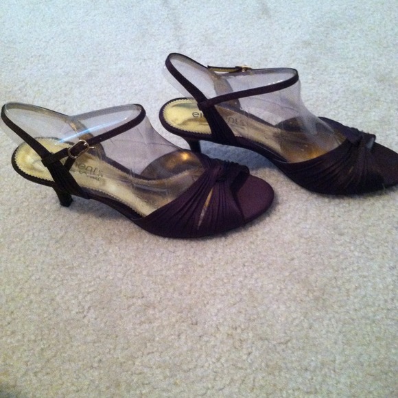 Brown Kiddie Heels - Picture 3 of 4