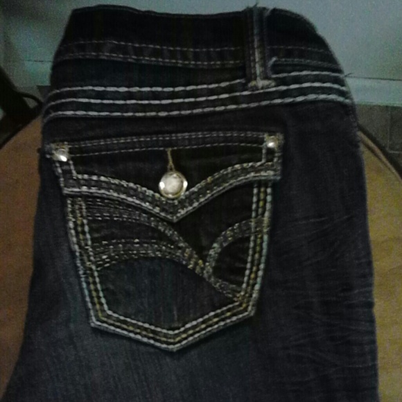 Capries - Picture 2 of 3