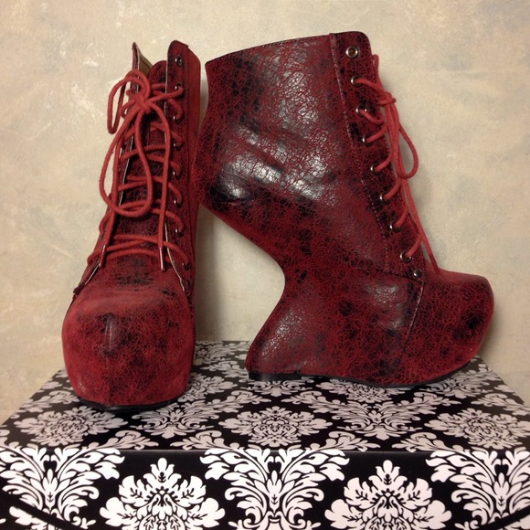🚫SOLD🚫NEW! Red&Black heel less shoes👠