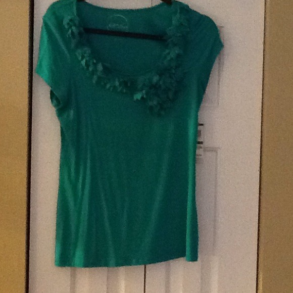 Kelly green tee