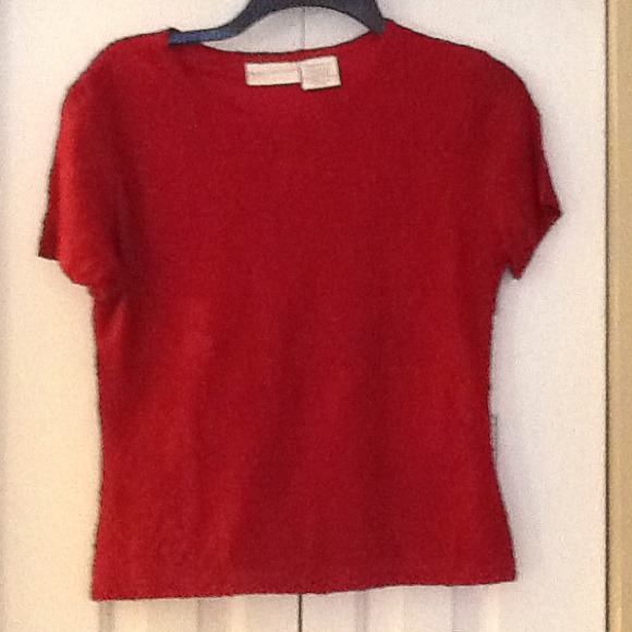 Red embossed design top - Picture 1 of 2