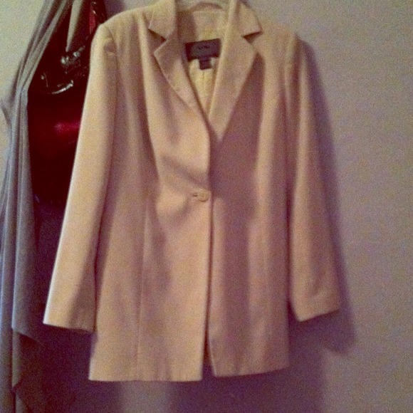 A cute stylish work jacket