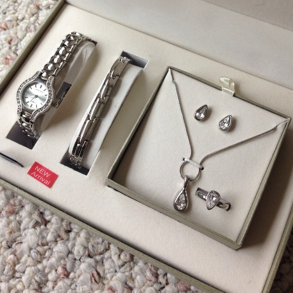 Jewelry and Watch Gift Set