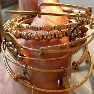 Alex and Ani 7 bangle set