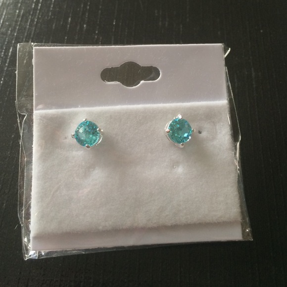 Lovely Swarovski Elements Aquamarine Studs