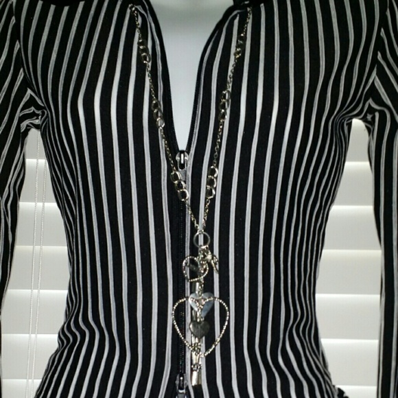 Necklace - Picture 2 of 3
