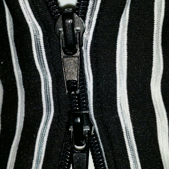 Top - Picture 2 of 3