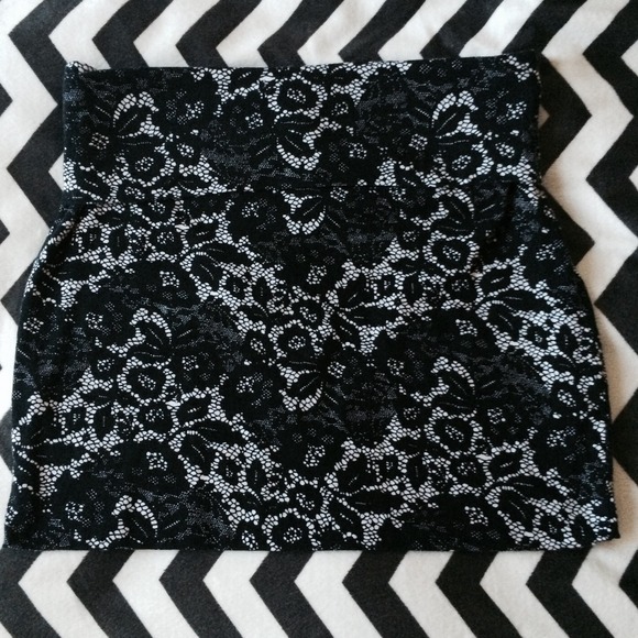 Lace-print Mini Skirt!