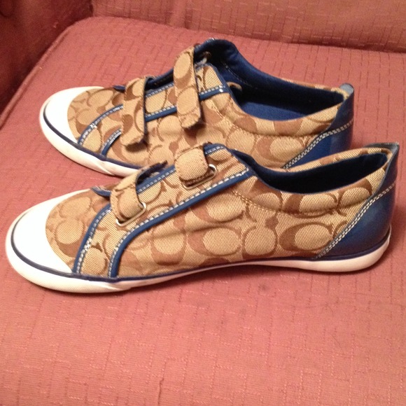 Coach shoes size 9.