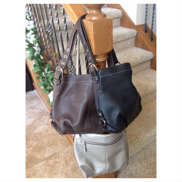 Choice Of Coach Convertible Crossbody Purse - Picture 2 of 4