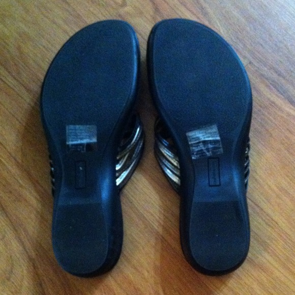 Sandals - Picture 2 of 4