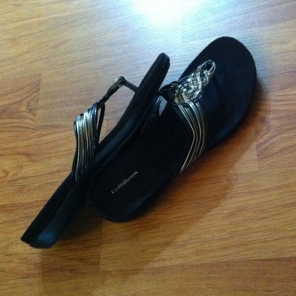 Sandals - Picture 3 of 4