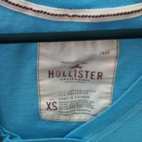 Hollister shirt - Picture 2 of 3