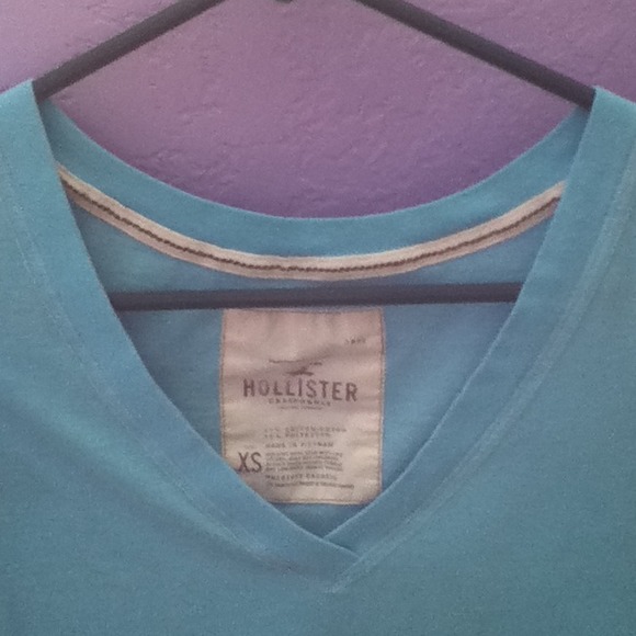 Hollister shirt - Picture 3 of 3