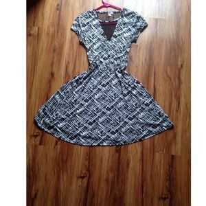 A fabulous black & white dress! I love this one!