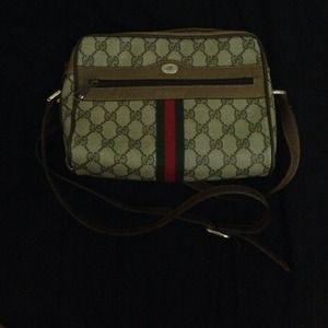 Vintage Gucci cross body.