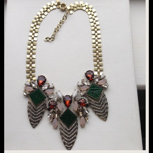 Blush pink green crystals arrowhead statement neck - Picture 2 of 2