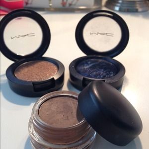 Makeup MAC discount of 5% any one