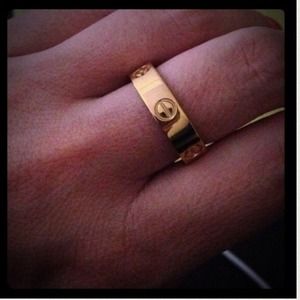 Gold tone or rose gold screw ring