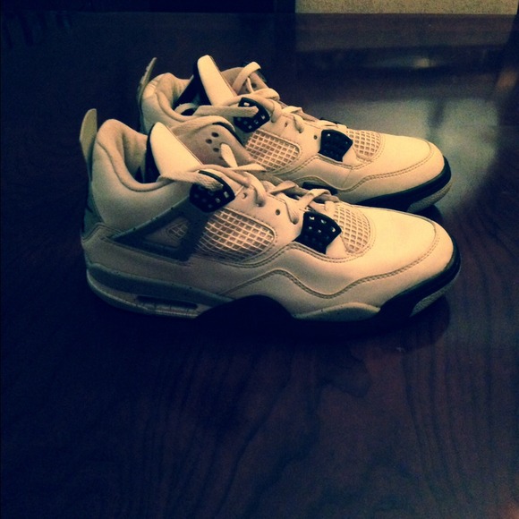 Vintage #4 Jordan's 👟 - Picture 2 of 4