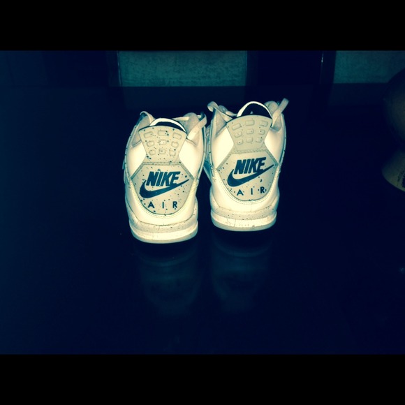 Vintage #4 Jordan's 👟 - Picture 4 of 4