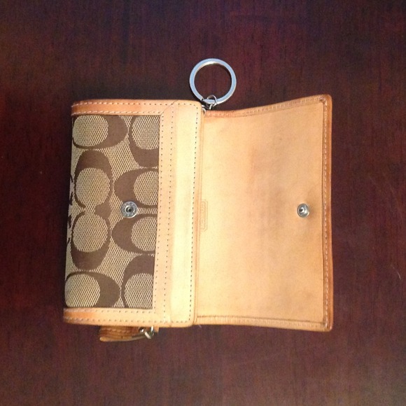 Authentic Coach wallet - Picture 2 of 3